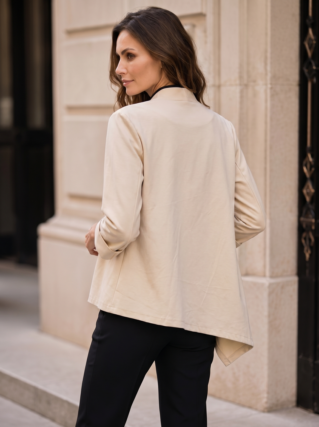 “DEMI” Asymentric Scuba Blazer cream
