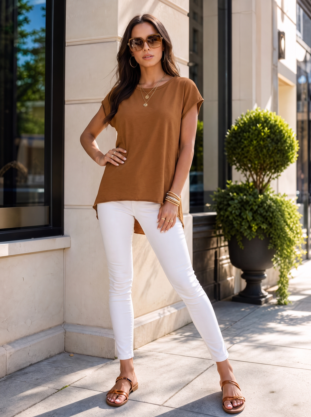 “SIENNA”  Essential T-Shirt tan