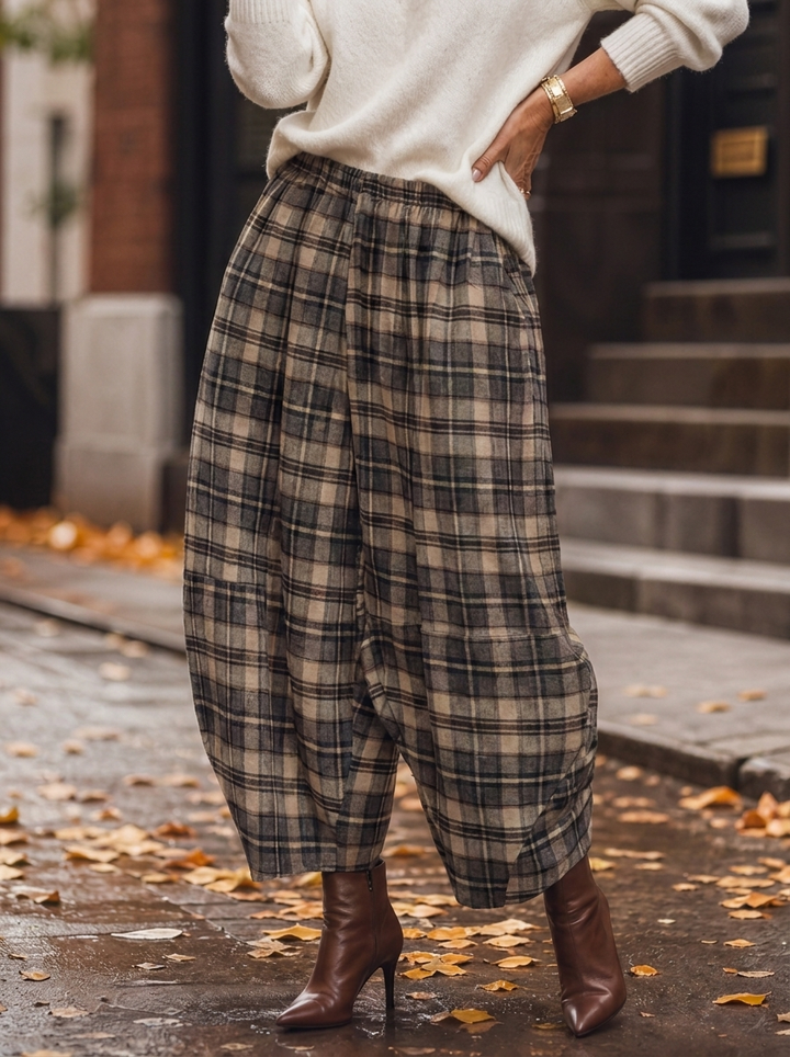 “CARRIE” Heritage Check Barrel Trousers brown check