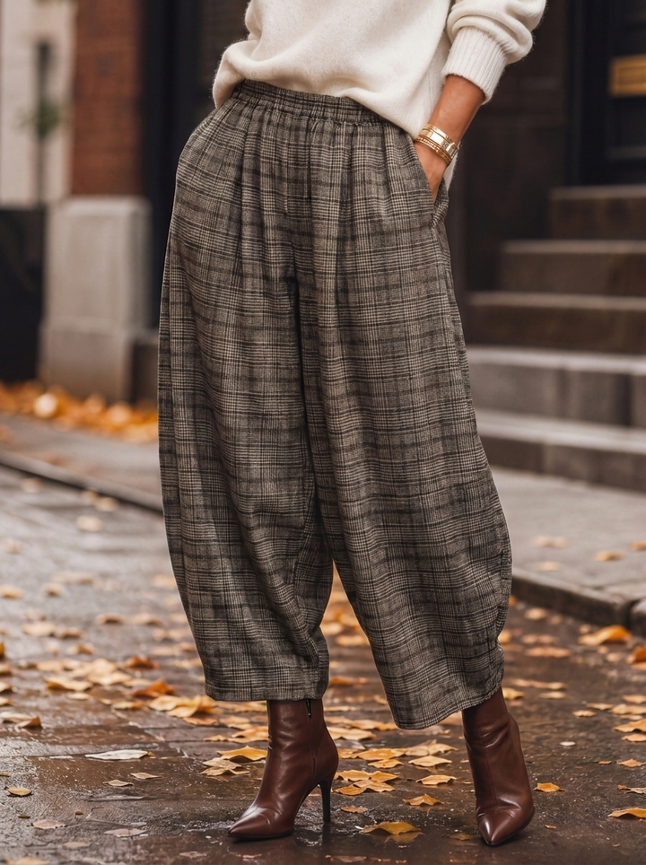 “CARRIE” Heritage Check Barrel Trousers brown check
