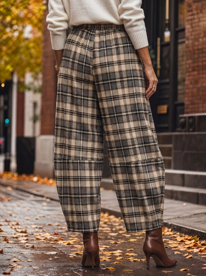 “CARRIE” Heritage Check Barrel Trousers brown check