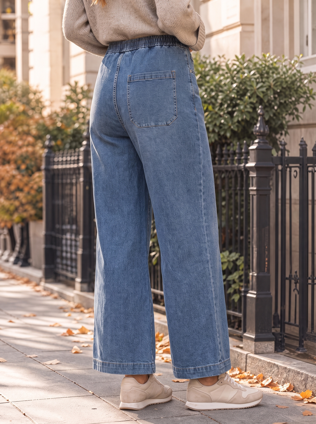 “VANESSA” Pull-On Wide Leg Jeans light denim
