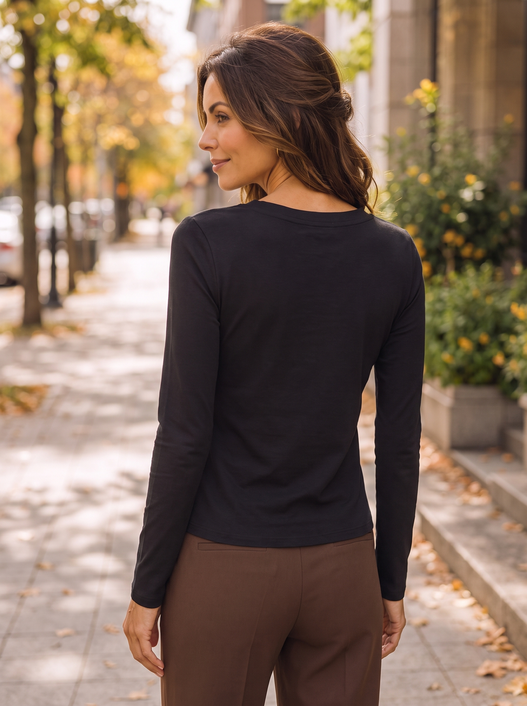 “KAYLA” Fleece-Lined V-Neck Top black