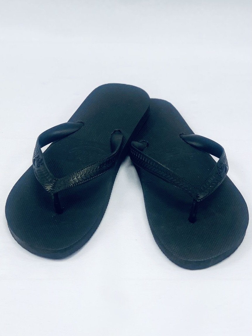 “ZOHULA” Plain Black Flip Flops
